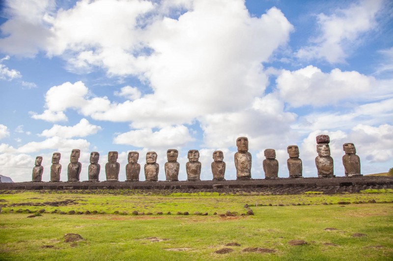 Sochy Moai.