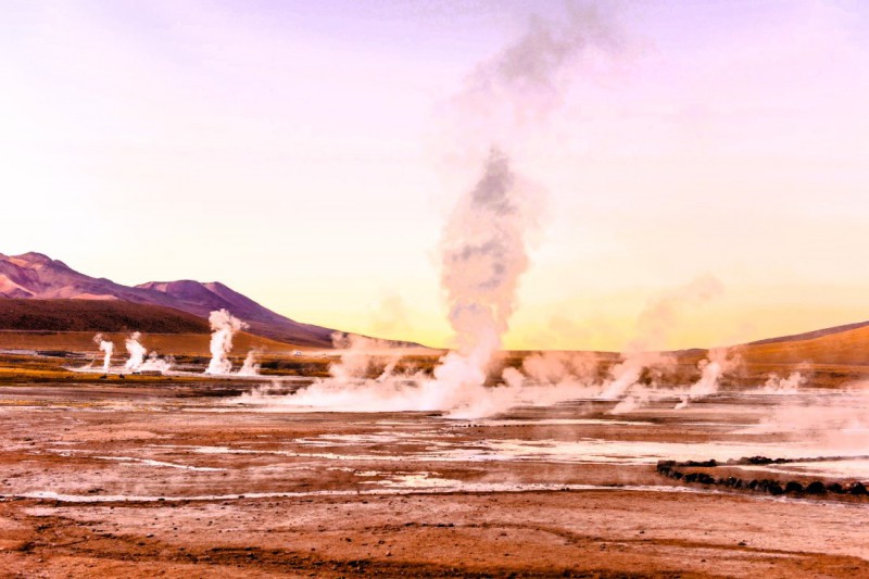 Aktivní gejzíry v oblasti El Tatio.