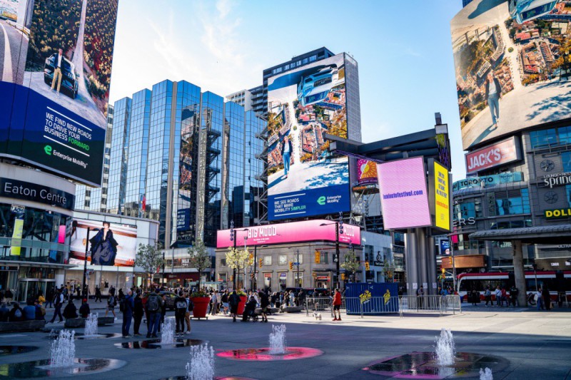 Náměstí Yonge-Dundas.