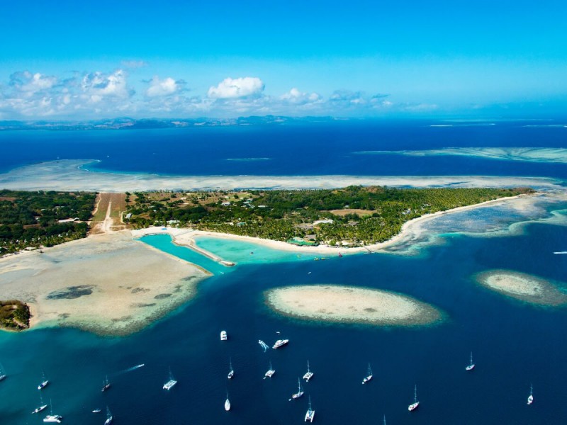 Pohled z dronu na Cloudbreak, Fidži.