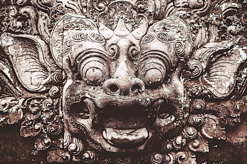 Socha hinduistického démona  Bajra Sandhi na Bali.