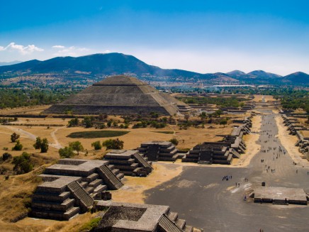 Světoznámý Teotihuacán