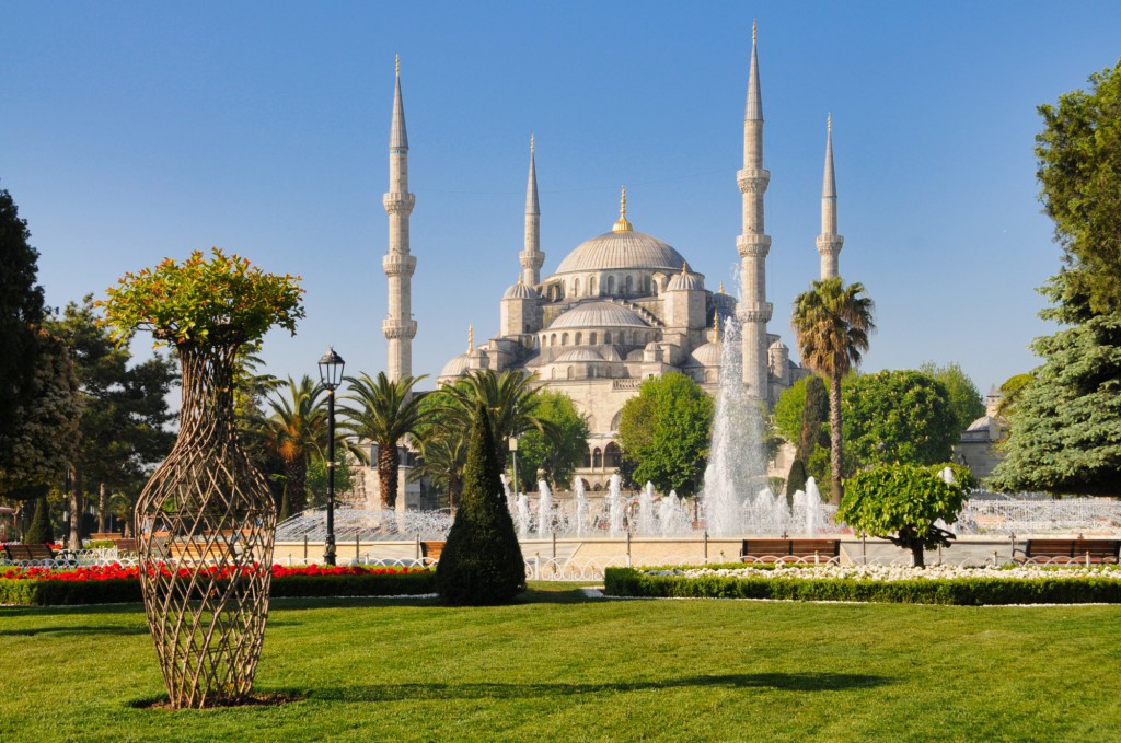 Vítejte v Istanbulu, čeká nás jedno z nejvíc fascinujících měst světa, umístěného na dvou kontinentech, tady začneme náš orientální okruh krásným Tureckem